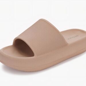 Brown Bronax Pillow Slippers Women's Size 6-7